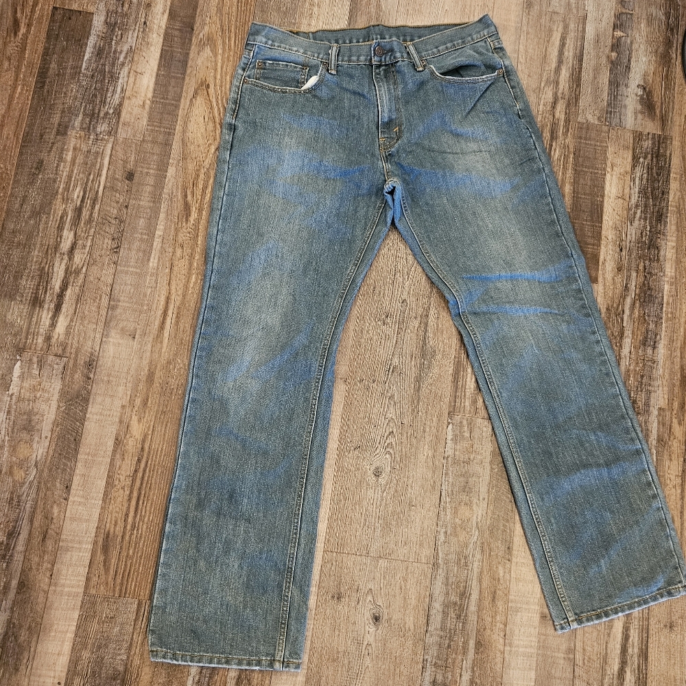 Levi Strass & Co. 559